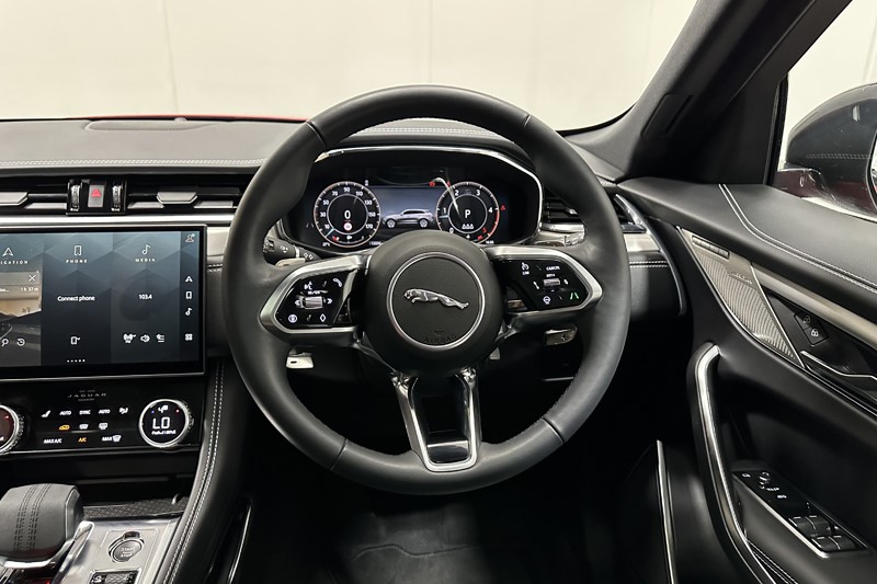 2024 (24) JAGUAR F-PACE 2.0 D200 R-Dynamic SE Black 5dr Auto AWD 5535935