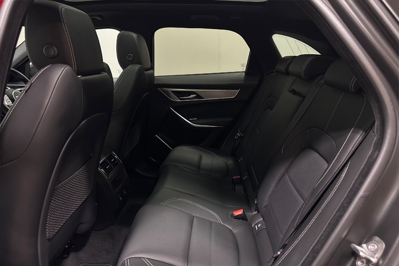 2024 (24) JAGUAR F-PACE 2.0 D200 R-Dynamic SE Black 5dr Auto AWD 5535928
