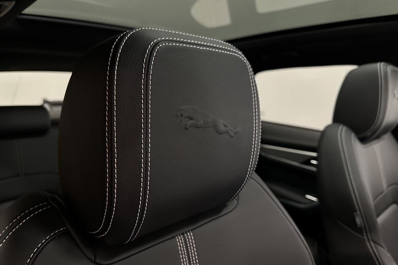 2024 (24) JAGUAR F-PACE 2.0 D200 R-Dynamic SE Black 5dr Auto AWD 5535944