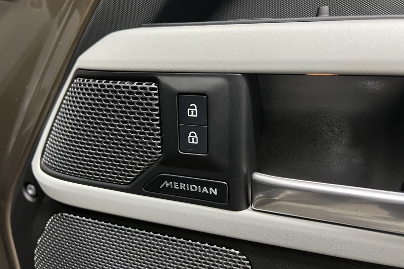 2023 (23) LAND ROVER DEFENDER 3.0 D250 X-Dynamic SE 110 5dr Auto [7 Seat] 5559619