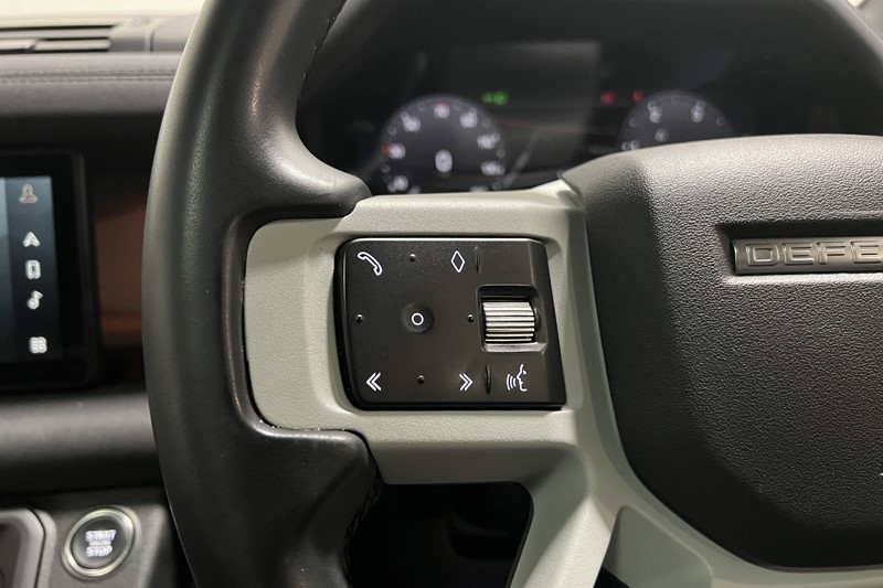 2023 (23) LAND ROVER DEFENDER 3.0 D250 X-Dynamic SE 110 5dr Auto [7 Seat] 5559624