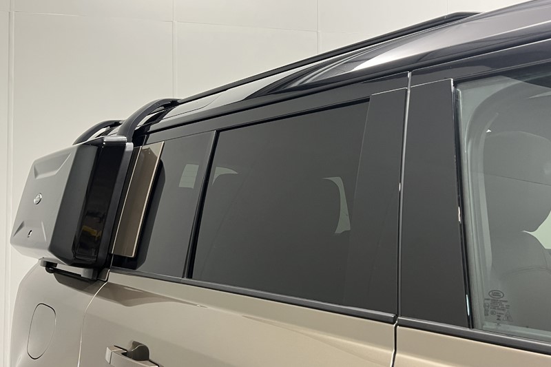 2023 (23) LAND ROVER DEFENDER 3.0 D250 X-Dynamic SE 110 5dr Auto [7 Seat] 5559649