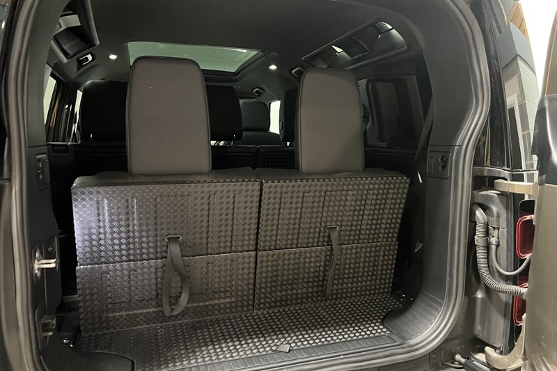 2023 (23) LAND ROVER DEFENDER 3.0 D250 X-Dynamic SE 110 5dr Auto [7 Seat] 5559644