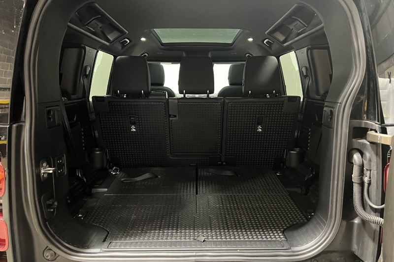 2023 (23) LAND ROVER DEFENDER 3.0 D250 X-Dynamic SE 110 5dr Auto [7 Seat] 5559641