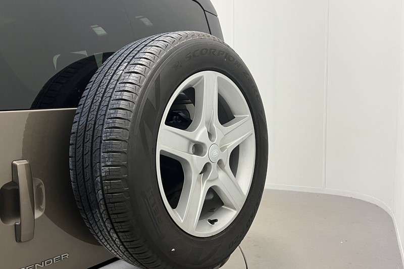 2023 (23) LAND ROVER DEFENDER 3.0 D250 X-Dynamic SE 110 5dr Auto [7 Seat] 5559646