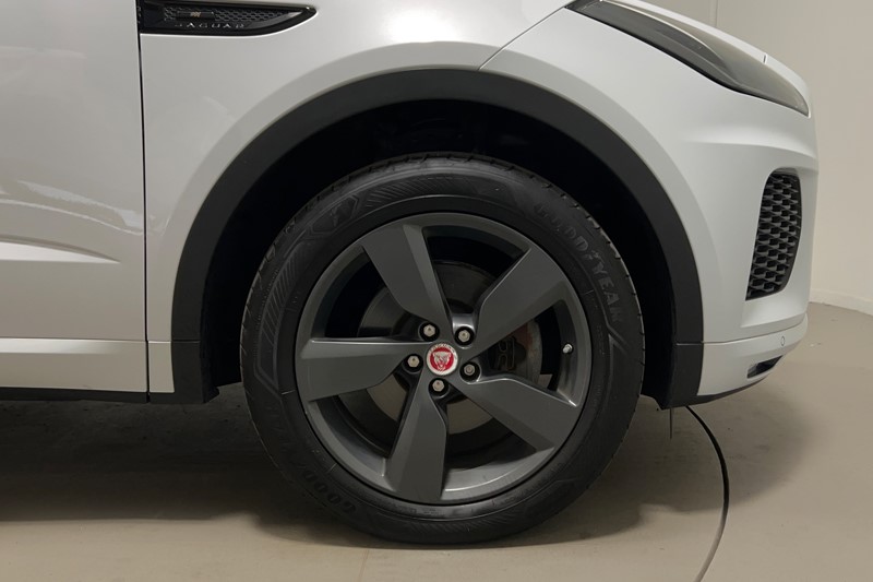 2020 (70) JAGUAR E-PACE 2.0d Chequered Flag Edition 5dr Auto 5566176