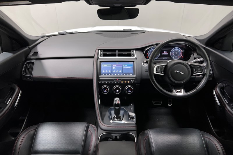 2020 (70) JAGUAR E-PACE 2.0d Chequered Flag Edition 5dr Auto 5566177