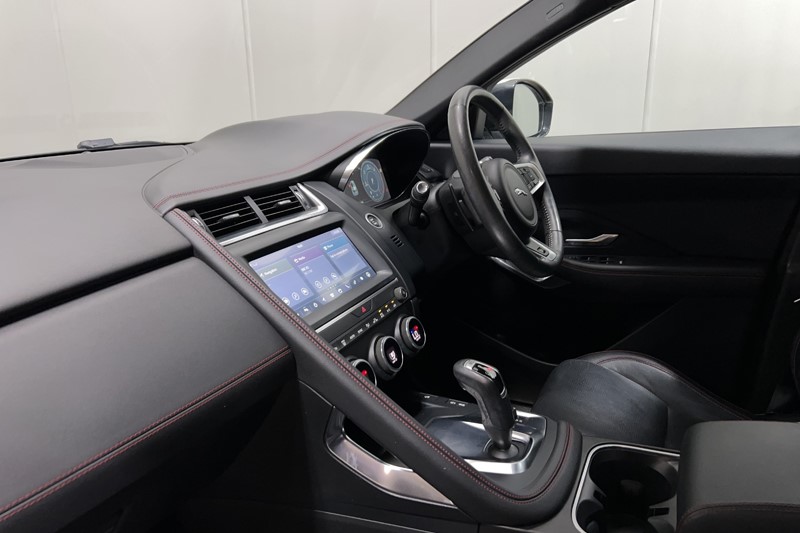 2020 (70) JAGUAR E-PACE 2.0d Chequered Flag Edition 5dr Auto 5566202