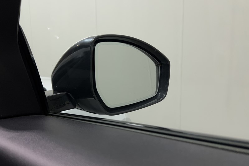 2020 (70) JAGUAR E-PACE 2.0d Chequered Flag Edition 5dr Auto 5566183