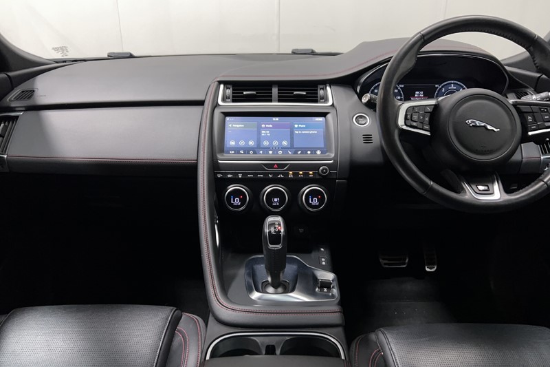 2020 (70) JAGUAR E-PACE 2.0d Chequered Flag Edition 5dr Auto 5566178