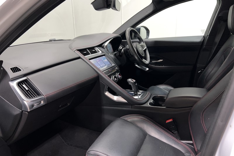 2020 (70) JAGUAR E-PACE 2.0d Chequered Flag Edition 5dr Auto 5566201