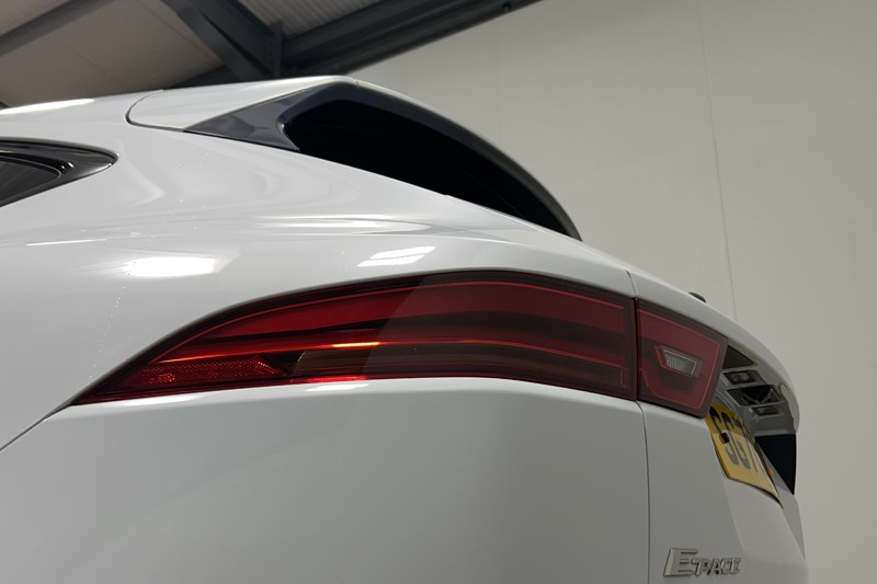 2020 (70) JAGUAR E-PACE 2.0d Chequered Flag Edition 5dr Auto 5566212