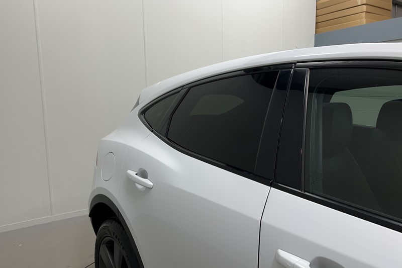 2020 (70) JAGUAR E-PACE 2.0d Chequered Flag Edition 5dr Auto 5566216