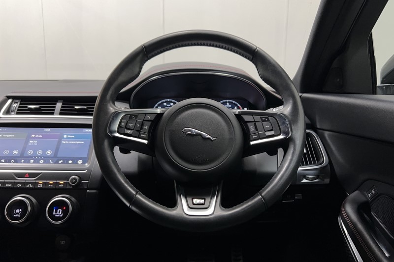 2020 (70) JAGUAR E-PACE 2.0d Chequered Flag Edition 5dr Auto 5566179
