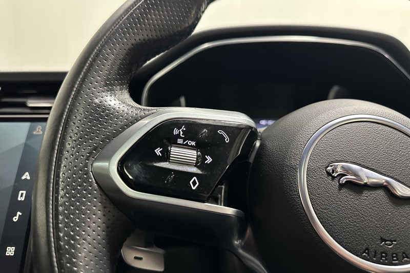 2022 (71) JAGUAR F-PACE 2.0 D200 R-Dynamic S 5dr Auto AWD 5581012