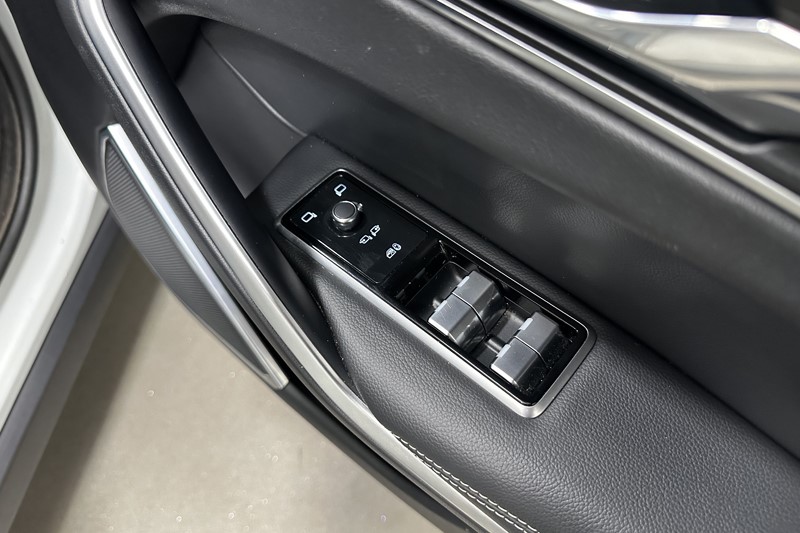 2022 (71) JAGUAR F-PACE 2.0 D200 R-Dynamic S 5dr Auto AWD 5581005