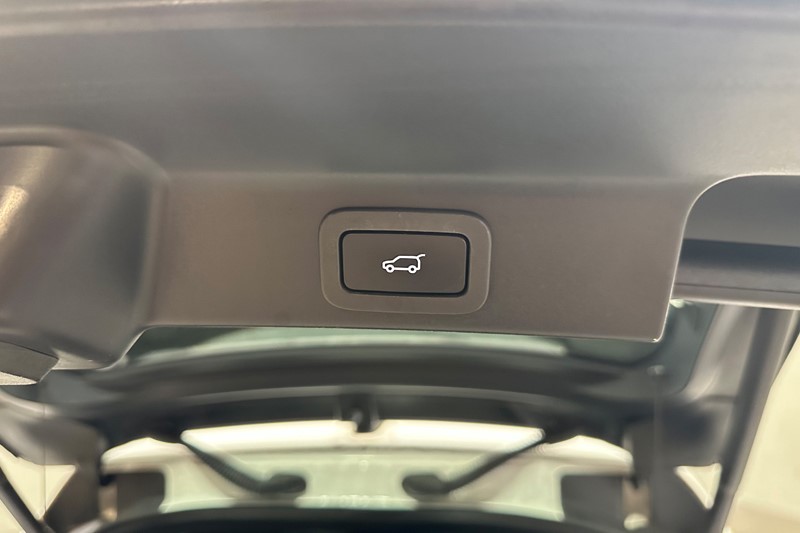 2022 (71) JAGUAR F-PACE 2.0 D200 R-Dynamic S 5dr Auto AWD 5581033