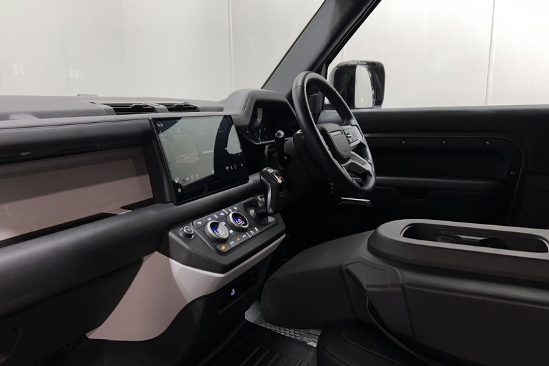 2024 (74) LAND ROVER COMMERCIAL DEFENDER 3.0 D350 Hard Top X-Dynamic HSE Auto 5566261