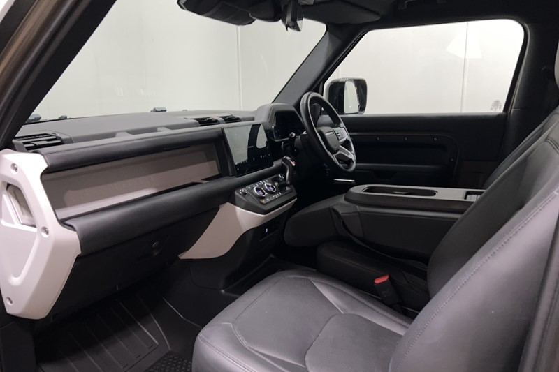 2024 (74) LAND ROVER COMMERCIAL DEFENDER 3.0 D350 Hard Top X-Dynamic HSE Auto 5566260