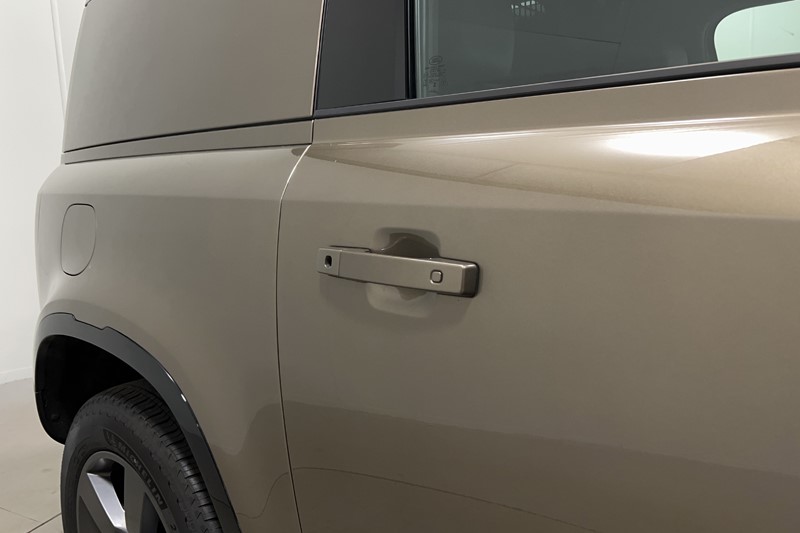 2024 (74) LAND ROVER COMMERCIAL DEFENDER 3.0 D350 Hard Top X-Dynamic HSE Auto 5566267