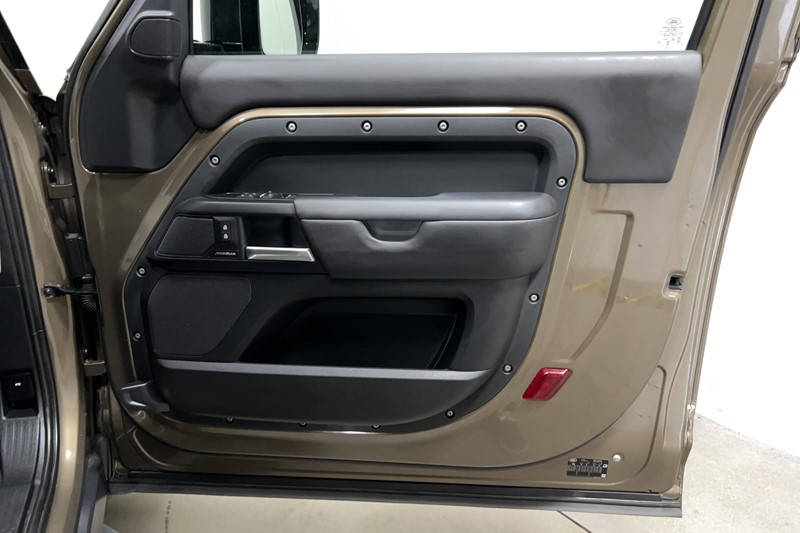 2024 (74) LAND ROVER COMMERCIAL DEFENDER 3.0 D350 Hard Top X-Dynamic HSE Auto 5566234