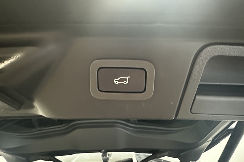 2022 (22) LAND ROVER RANGE ROVER VELAR 2.0 D200 Edition 5dr Auto 5570983