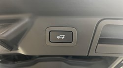 2022 (22) LAND ROVER RANGE ROVER VELAR 2.0 P400e R-Dynamic HSE 5dr Auto 5575550