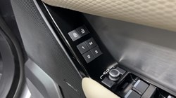 2022 (22) LAND ROVER RANGE ROVER VELAR 2.0 D200 R-Dynamic SE 5dr Auto 5575951