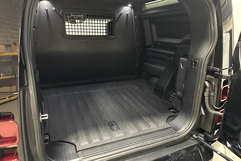 2025 (25) LAND ROVER COMMERCIAL DEFENDER 3.0 D250 Hard Top X-Dynamic SE Auto 5550870