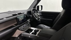 2025 (25) LAND ROVER COMMERCIAL DEFENDER 3.0 D250 Hard Top X-Dynamic SE Auto 5550866
