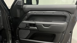 2023 (23) LAND ROVER DEFENDER 3.0 D250 X-Dynamic HSE 110 5dr Auto 5608247