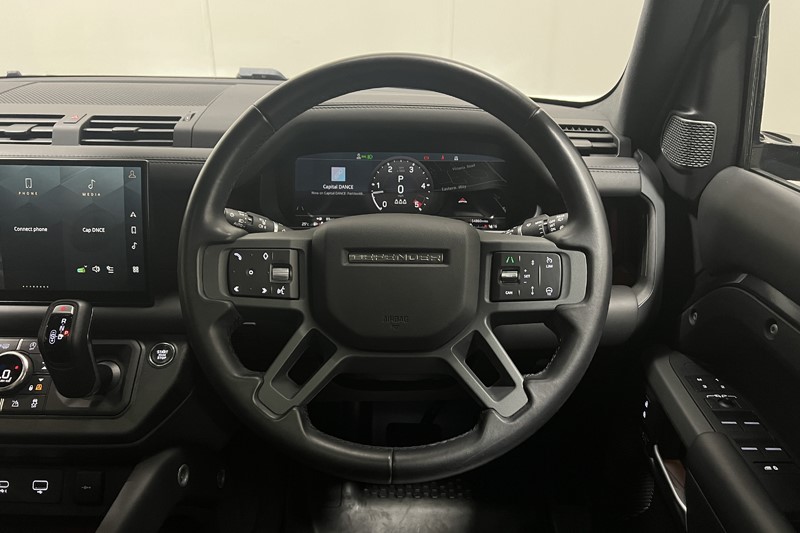 2023 (23) LAND ROVER DEFENDER 3.0 D250 X-Dynamic HSE 110 5dr Auto 5608245