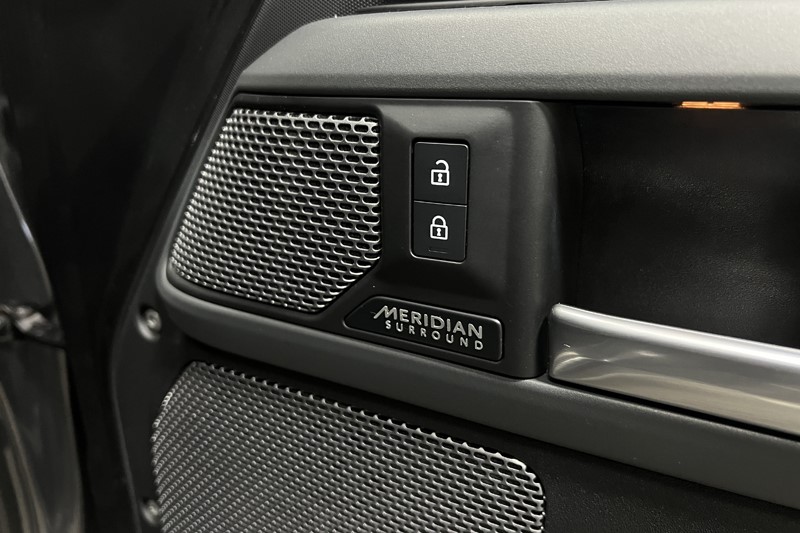 2023 (23) LAND ROVER DEFENDER 3.0 D250 X-Dynamic HSE 110 5dr Auto 5608248