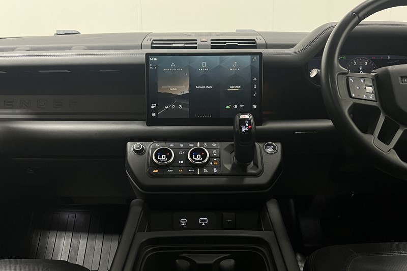 2023 (23) LAND ROVER DEFENDER 3.0 D250 X-Dynamic HSE 110 5dr Auto 5608244