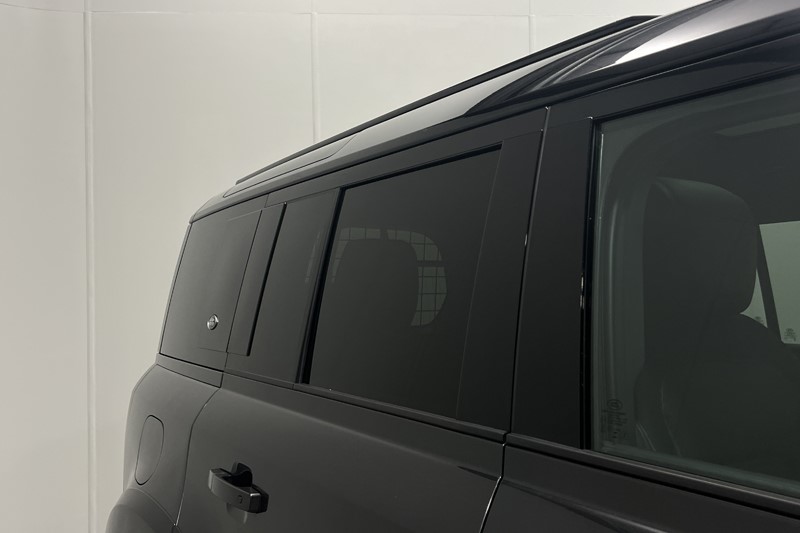 2023 (23) LAND ROVER DEFENDER 3.0 D250 X-Dynamic HSE 110 5dr Auto 5608277