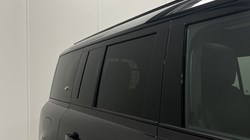 2023 (23) LAND ROVER DEFENDER 3.0 D250 X-Dynamic HSE 110 5dr Auto 5608277