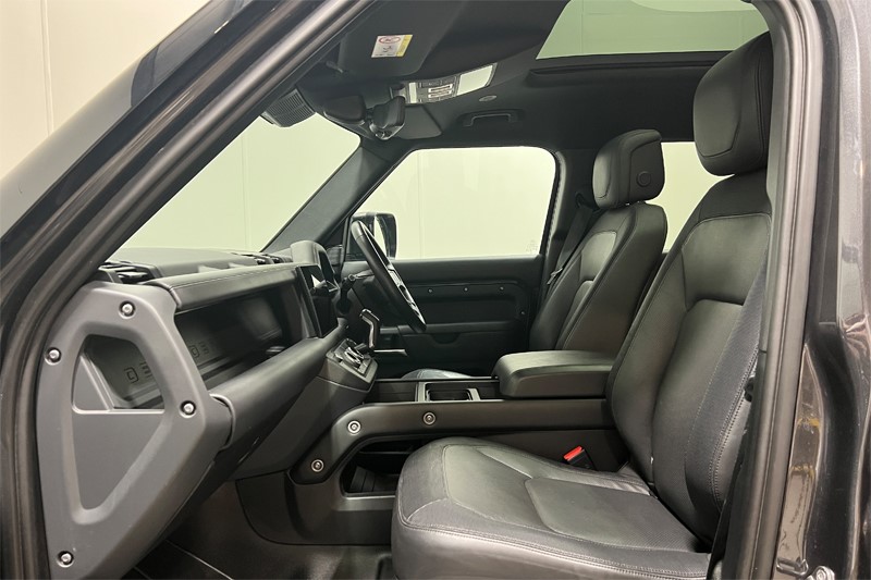 2023 (23) LAND ROVER DEFENDER 3.0 D250 X-Dynamic HSE 110 5dr Auto 5608237