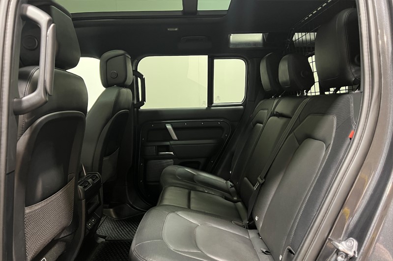2023 (23) LAND ROVER DEFENDER 3.0 D250 X-Dynamic HSE 110 5dr Auto 5608238