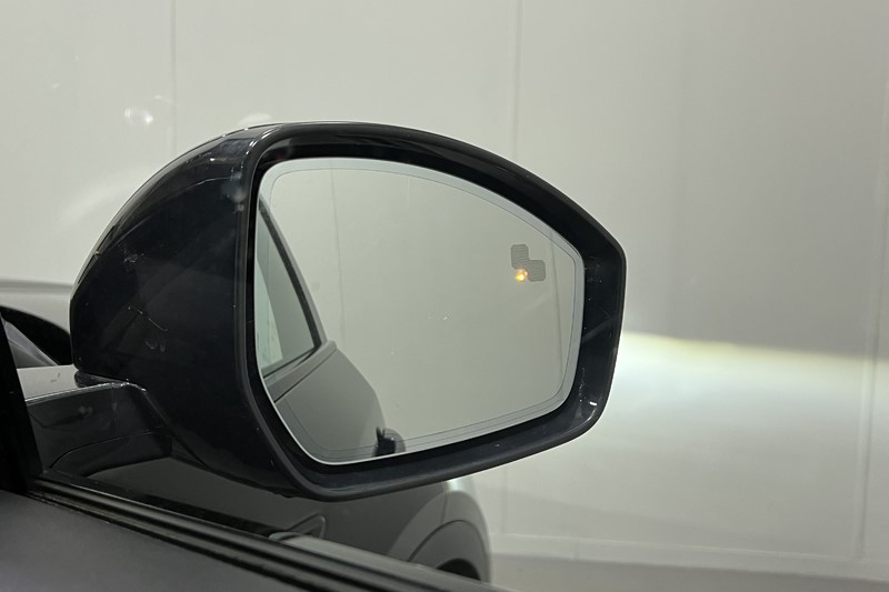2021 (21) JAGUAR E-PACE 2.0 D200 R-Dynamic SE 5dr Auto 5559327