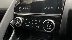 2021 (21) JAGUAR E-PACE 2.0 D200 R-Dynamic SE 5dr Auto 5559336