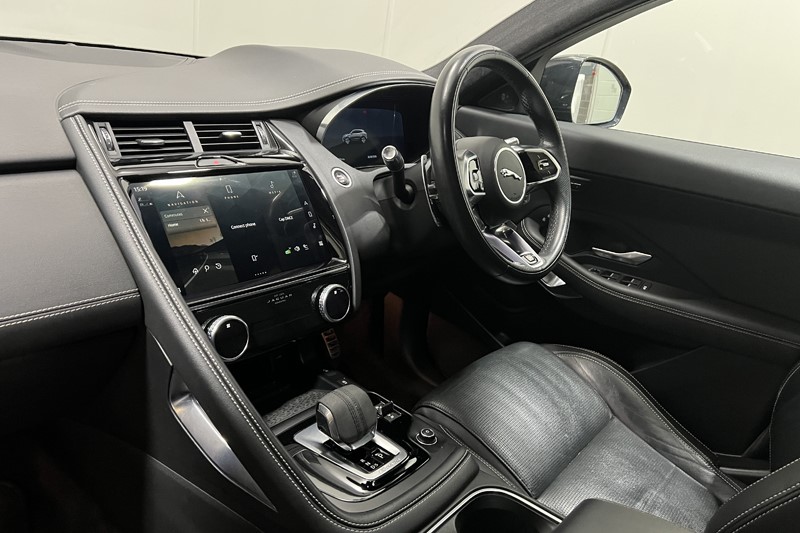 2021 (21) JAGUAR E-PACE 2.0 D200 R-Dynamic SE 5dr Auto 5559345