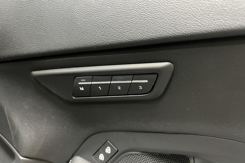 2021 (21) JAGUAR E-PACE 2.0 D200 R-Dynamic SE 5dr Auto 5559326