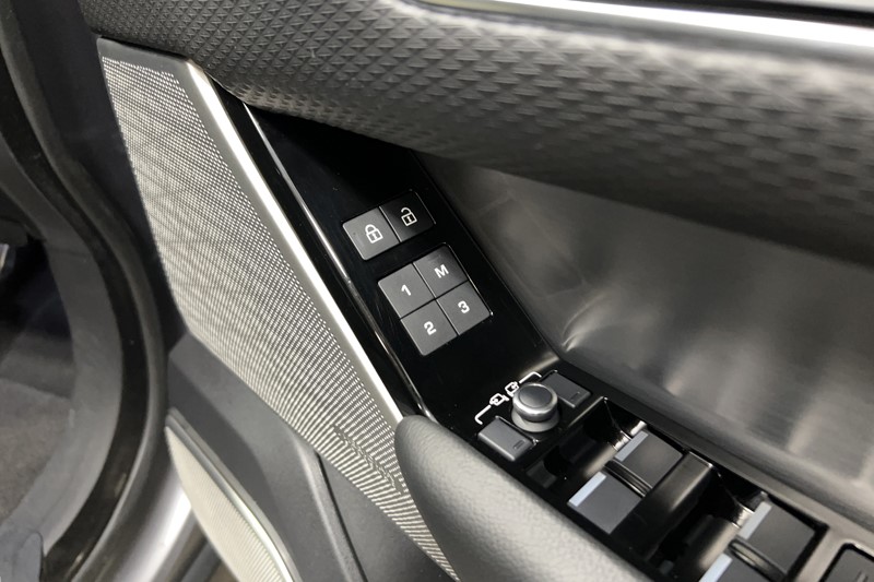 2021 (21) LAND ROVER RANGE ROVER VELAR 2.0 D200 R-Dynamic SE 5dr Auto 5567631