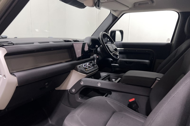 2021 (71) LAND ROVER COMMERCIAL DEFENDER 3.0 D200 Hard Top Auto 5559452