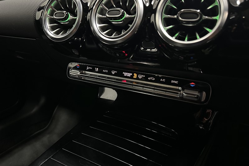 2022 (22) MERCEDES-BENZ CLA 200 AMG Line Premium Plus 4dr Tip Auto 5581292