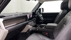 2023 (23) LAND ROVER DEFENDER 3.0 D250 HSE 90 3dr Auto 5568981