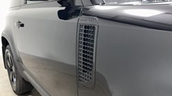 2023 (23) LAND ROVER DEFENDER 3.0 D250 HSE 90 3dr Auto 5568996