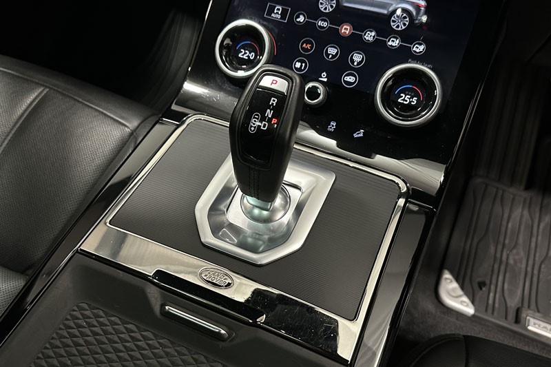 2019 (19) LAND ROVER RANGE ROVER EVOQUE 2.0 P200 R-Dynamic SE 5dr Auto 5572235