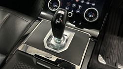 2019 (19) LAND ROVER RANGE ROVER EVOQUE 2.0 P200 R-Dynamic SE 5dr Auto 5572235