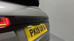 2019 (19) LAND ROVER RANGE ROVER EVOQUE 2.0 P200 R-Dynamic SE 5dr Auto 5572257